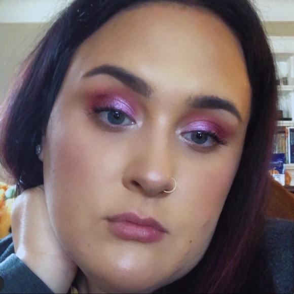 Meet your Posher, Tara 💋 - Picture 7 of 7